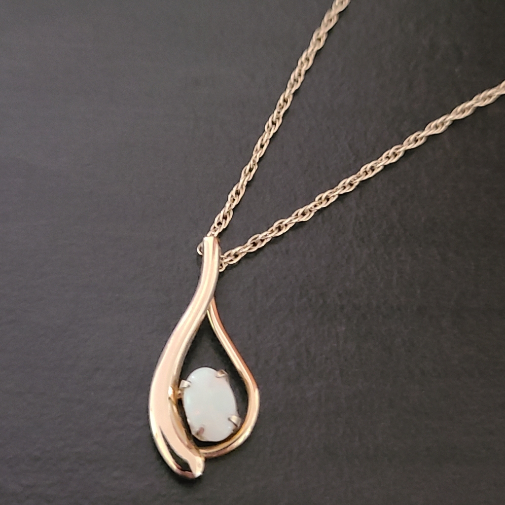Vintage Krementz Gold Opal Teardrop Necklace 39$